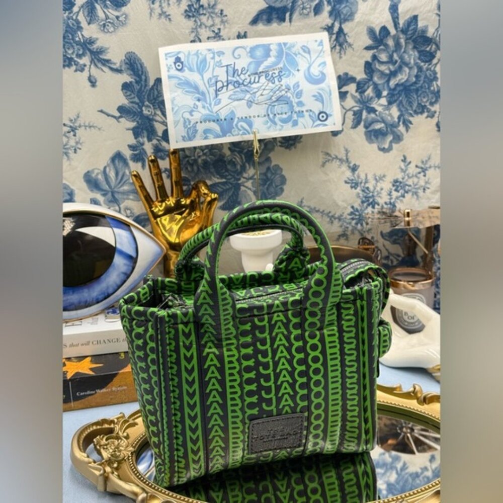 🆕 MARC JACOBS 🧿 NWT Monogram Print Micro Tote Bag, Black & Green - Picture 15 of 16